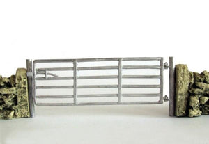 HLT-WM03512 A Single 12 foot Field Gate with Post (3.63 metres) to 1:32 Scale