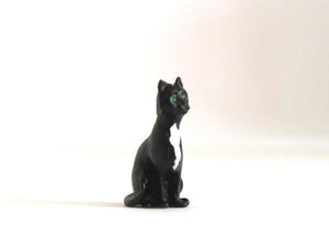 HLT-WMA4 HLT Miniatures Farm Sitting Cat